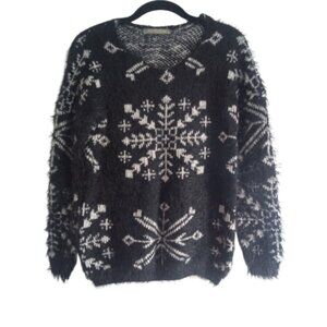 Finn & Clover Sweater Womens Sz L Black White Pattern Snowflake Eyelash Texture